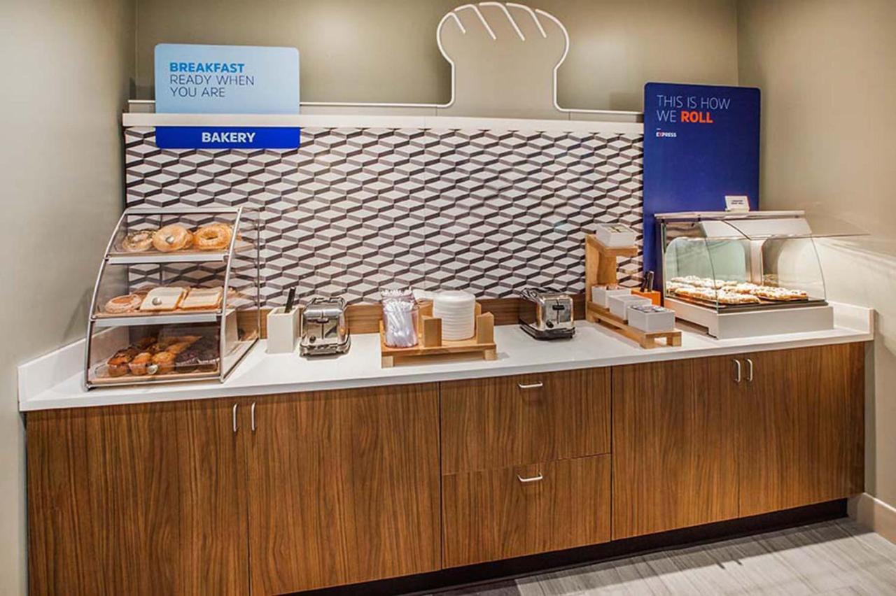 Holiday Inn Express - Kansas City Downtown By Ihg Zewnętrze zdjęcie