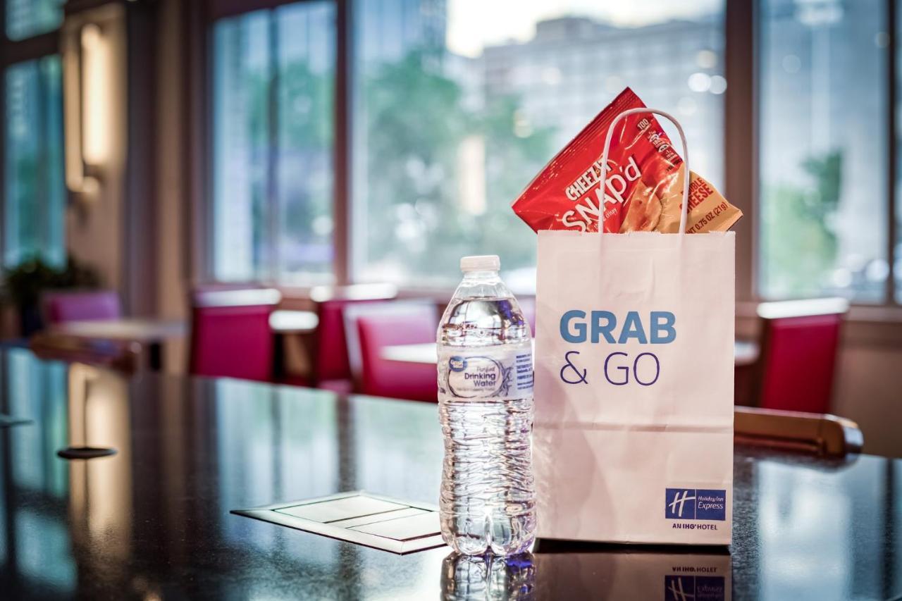 Holiday Inn Express - Kansas City Downtown By Ihg Zewnętrze zdjęcie