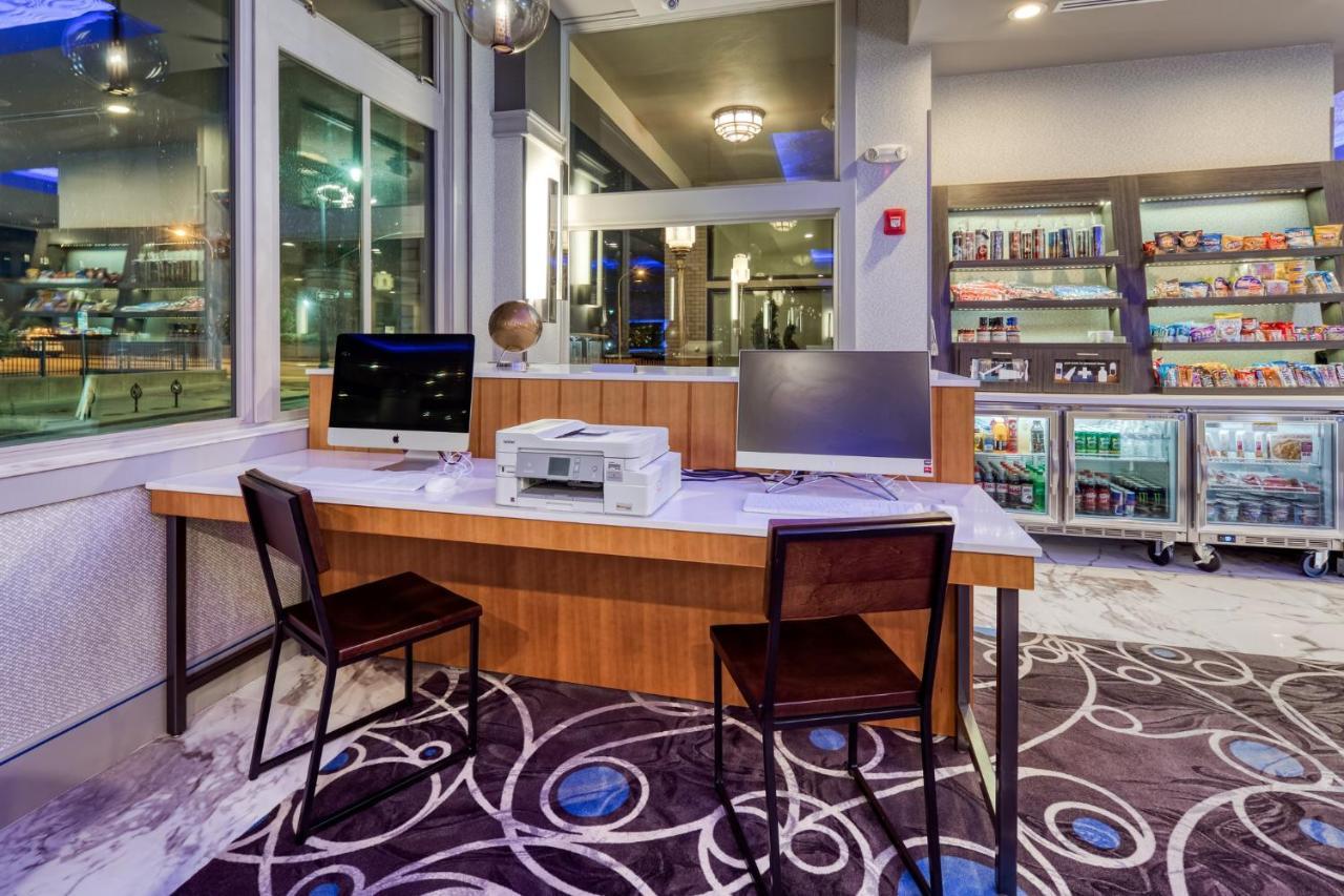 Holiday Inn Express - Kansas City Downtown By Ihg Zewnętrze zdjęcie
